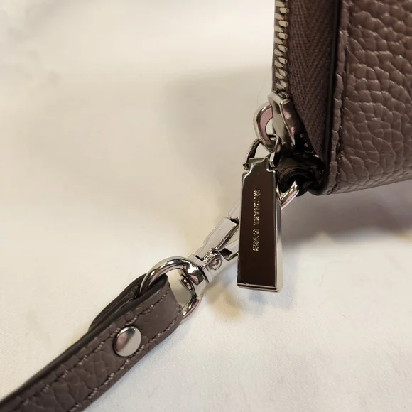 Michael Kors Pebbled Leather Continental Wallet/Wristlet NWOT - Picture 5 of 15